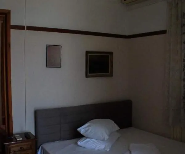 στρατής
